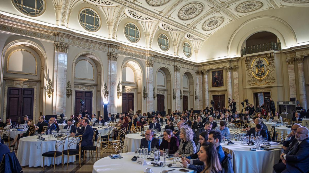 Mega-summit energetic la București! Ce planuri au liderii din Europa Centrală și de Est pentru viitorul energiei. RIEC 2025 confirmă rolul României în arhitectura regională