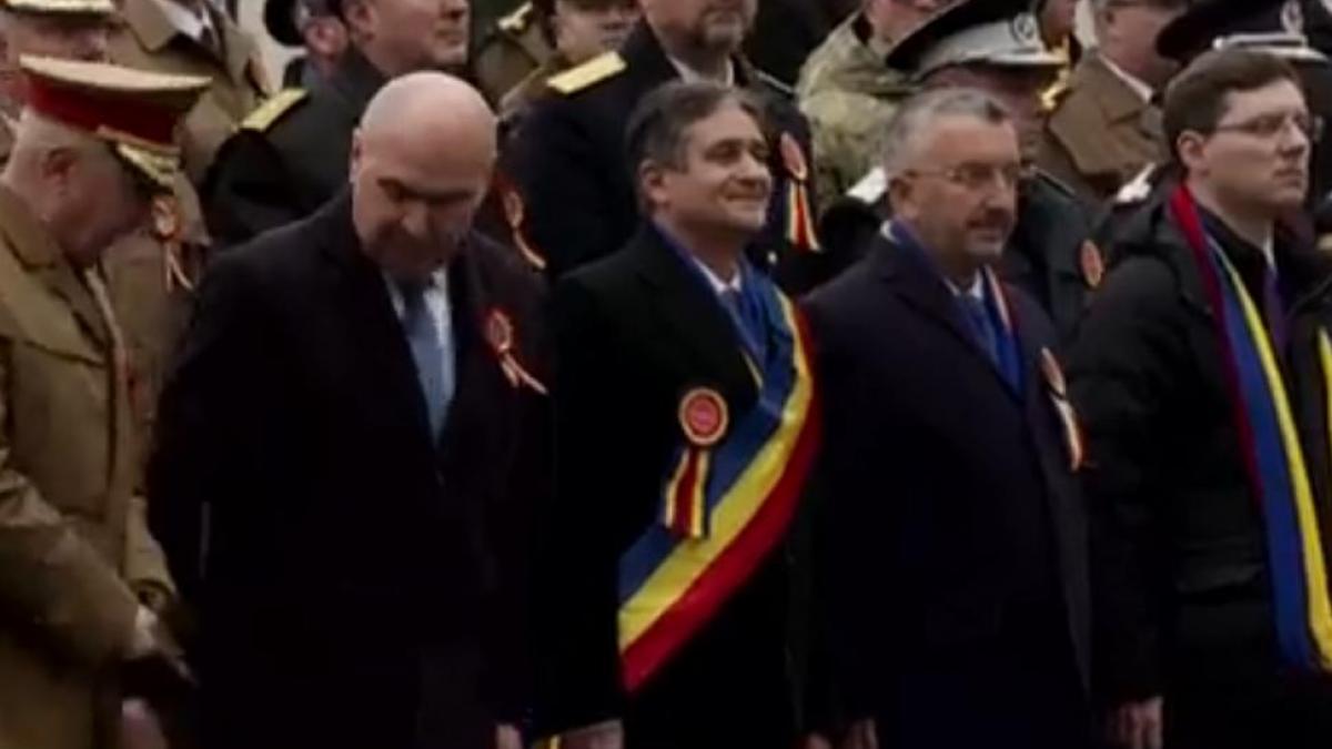Ilie Bolojan, fluierat la Alba Iulia. Mulțimea strigă „Demisia”