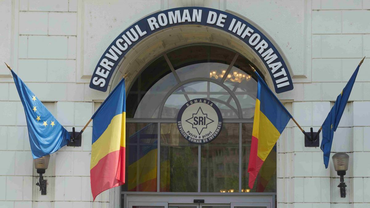 Sărbătorile oficiale, mană cerească pentru firmele care produc însemne și medalii. În 2025, SRI a fost clientul preferat