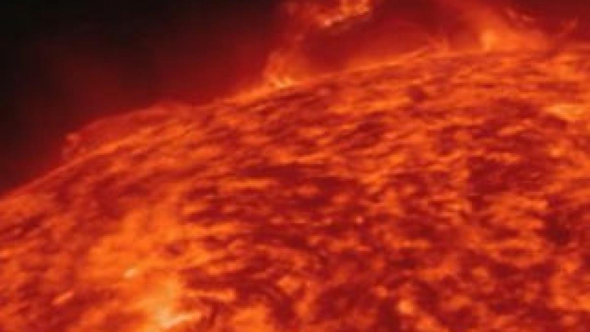 Un fenomen neobișnuit ar putea apărea pe cer miercuri noapte, după erupția solară