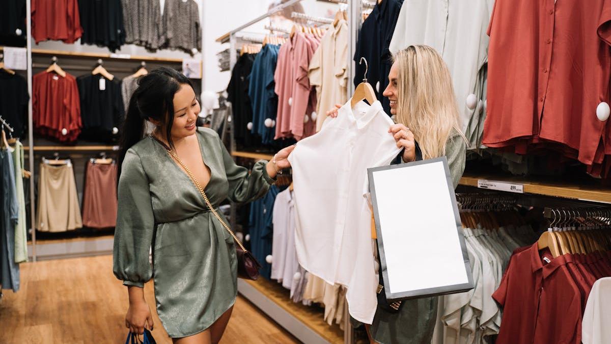 Știai că poți cumpăra îmbrăcăminte Off White direct din magazin în București?