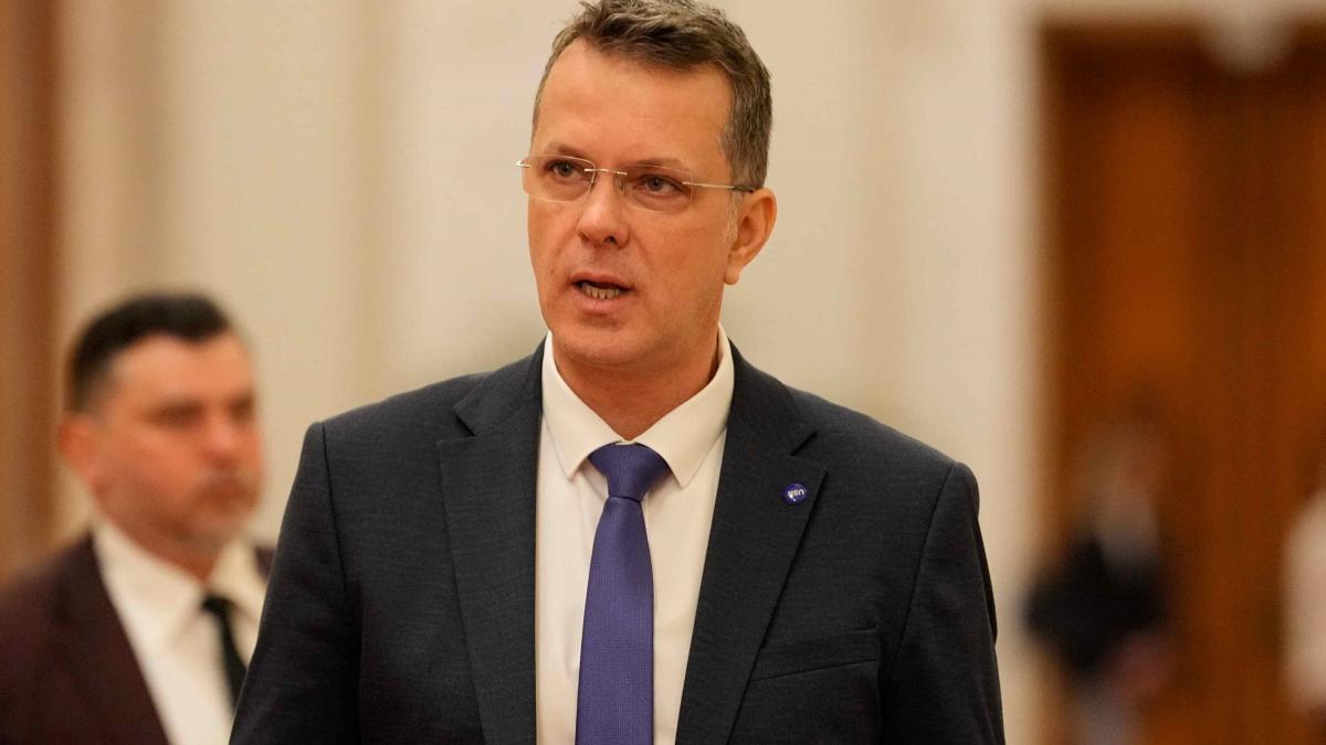 O nouă poveste de succes politico-financiar: Școala de business Ionuț Moșteanu. Cum îți crește cifra de afaceri când intri în politică