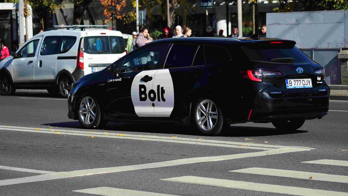 Mii de șoferi de ride-sharing se înghesuie la înregistrarea PFA-urilor