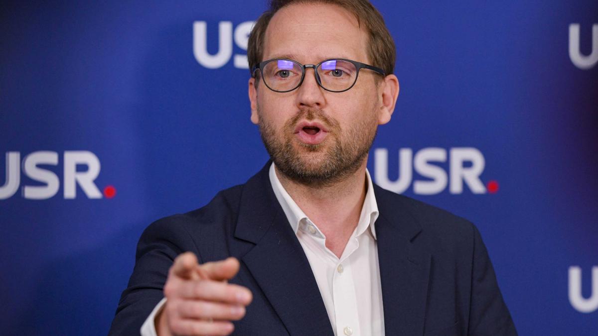 Dominic Fritz sare în apărarea Dianei Buzoianu în criza apei din Prahova și Dâmbovița:Un ministru relativ nou a gestionat așa cum a putut această situație
