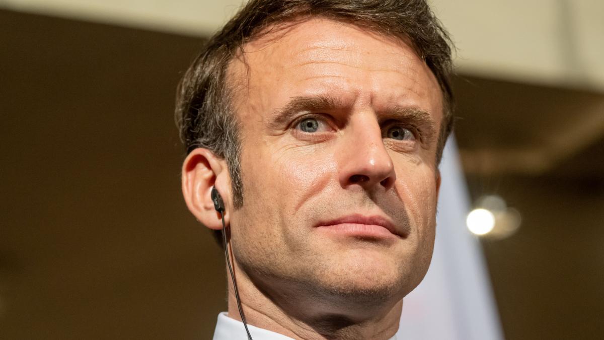 Noapte furtunoasă la Bruxelles. Macron: „Va trebui să vorbim cu Vladimir Putin”