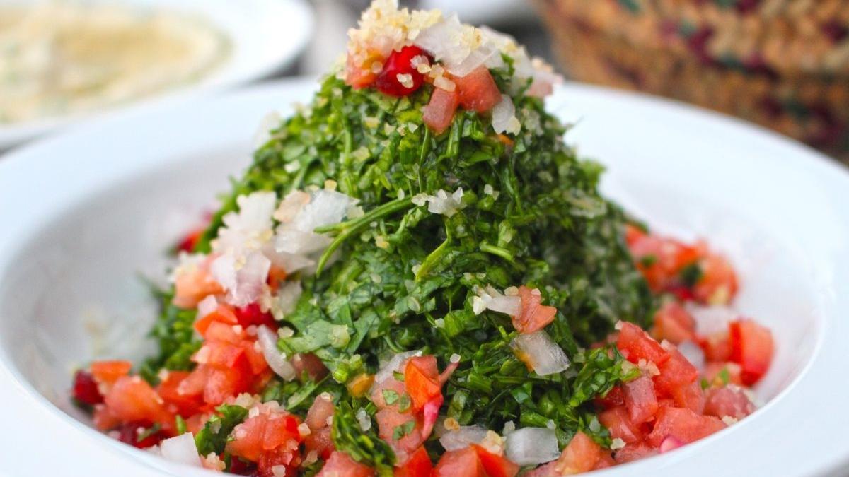 Salata de Crăciun recomandată de Mihaela Bilic: Ajută la digestie și conține mulți antioxidanți