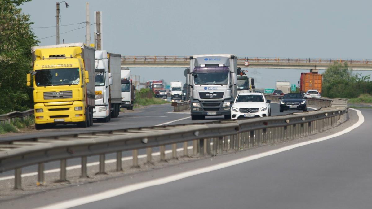 Restricții de circulație pentru camioane pe DN7, de Anul Nou. Care sunt intervalele afectate?