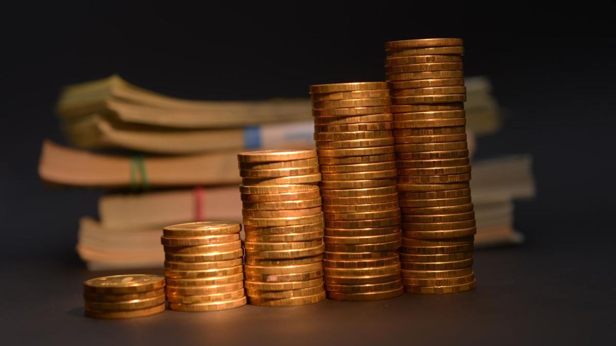România la răscruce în 2026: economie încetinită, deficit uriaș și presiune pe leu