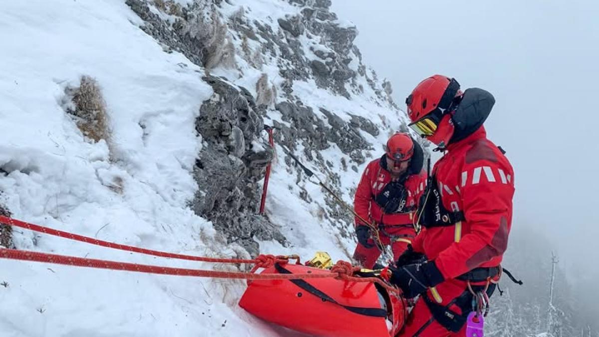 Accidentele pe munte se înmulțesc. Ce trebuie să faci până ajung salvatorii?