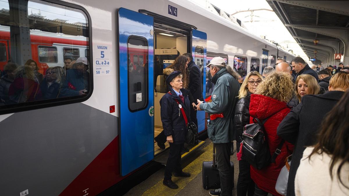 Întârzieri la trenuri în Gara de Nord București. Probleme la sosiri și plecări luni dimineață
