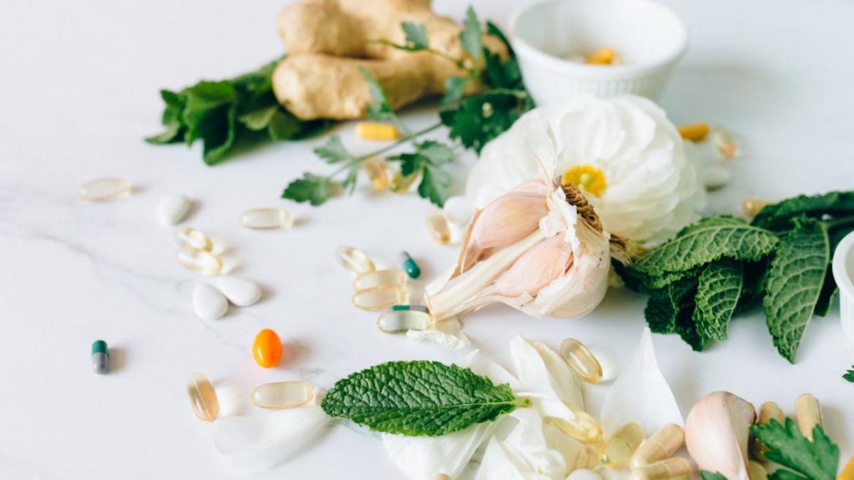 Cum să îmi întăresc imunitatea cu ajutorul plantelor medicinale în 2026? Recomandări de produse naturale