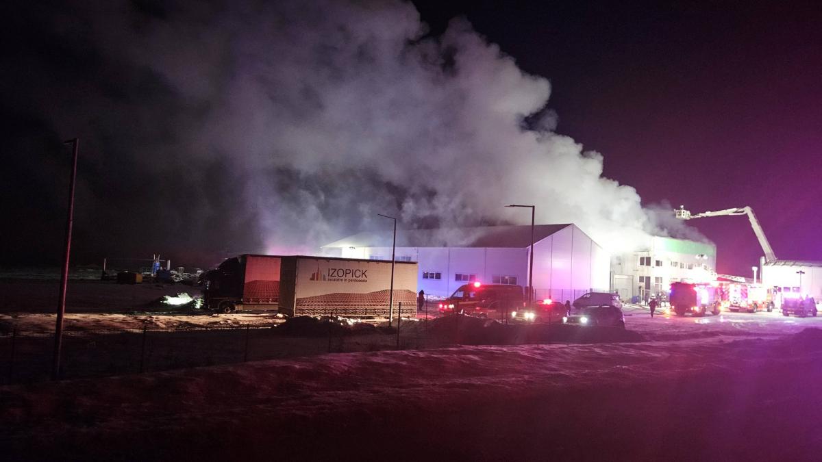 incendiu urias la o fabrica din cluj