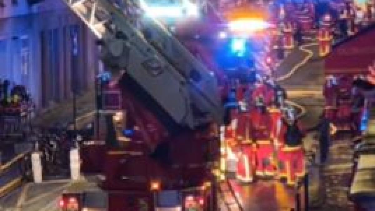 Petrecere încheiată tragic: Apartamentul în care se distrau zeci de oameni s-a prăbușit