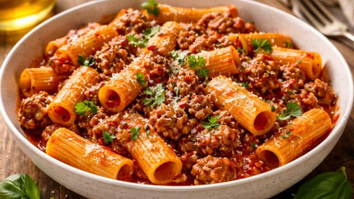 Paste cu cârnați, rețeta autentică italiană pe care trebuie să o încerci