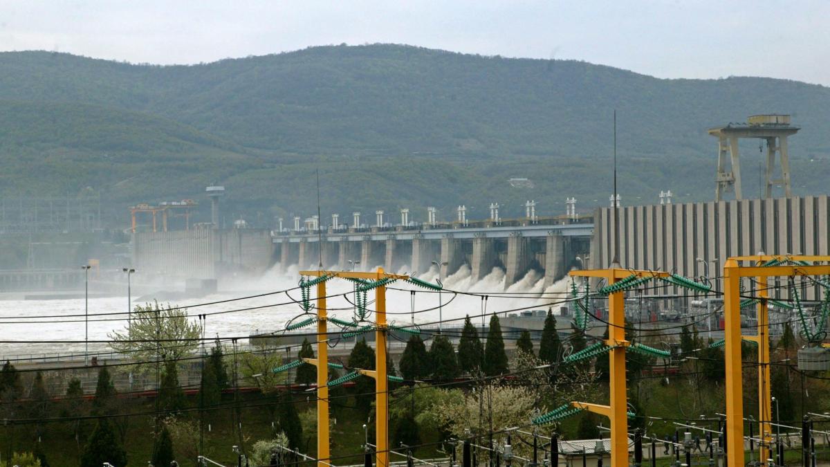 12 proiecte hidroenergetice blocate: ARACO cere intervenția imediată a Guvernului