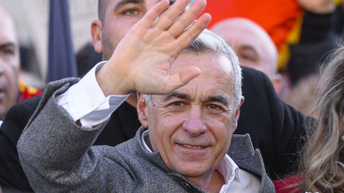 Ziua Unirii Principatelor Române: Călin Georgescu se află în Parcul Carol din Capitală. Mii de oameni cer „Turul doi înapoi”