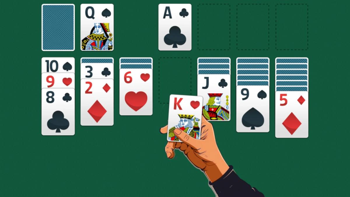 Nu este Surprinzător că Solitaire Continuă să Fie Popular Printre Oameni de Toate Vârstele