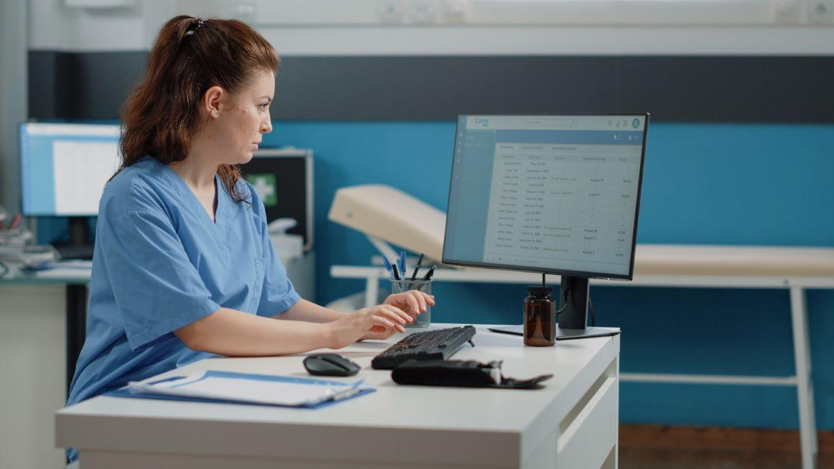 Marea (re)digitalizare din Sănătate. „Punem capăt dosarelor plimbate între instituții, fișelor scrise de mână și sistemelor informatice care nu «vorbesc» între ele”