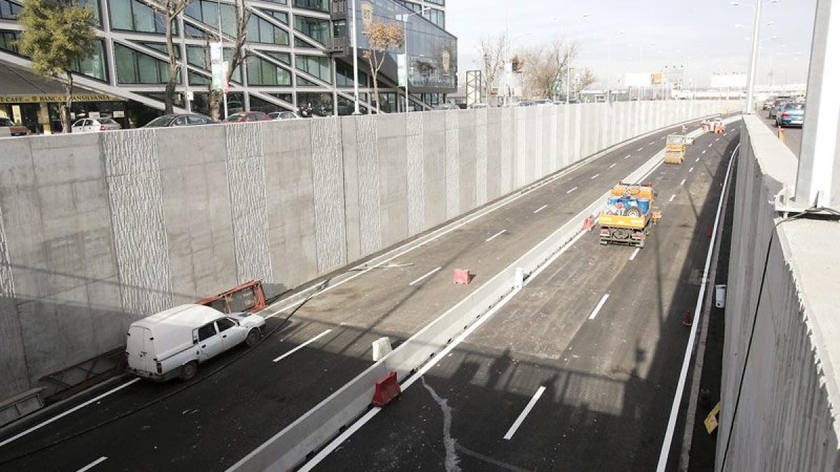 Traficul rutier, restricționat pe timpul nopții în Pasajul Băneasa