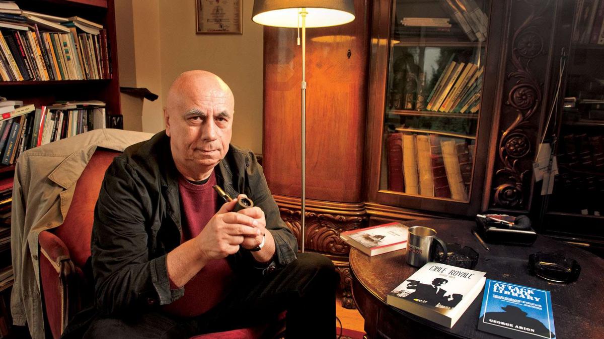 Premieră literară: Primul roman polițist românesc tradus în limba arabă
