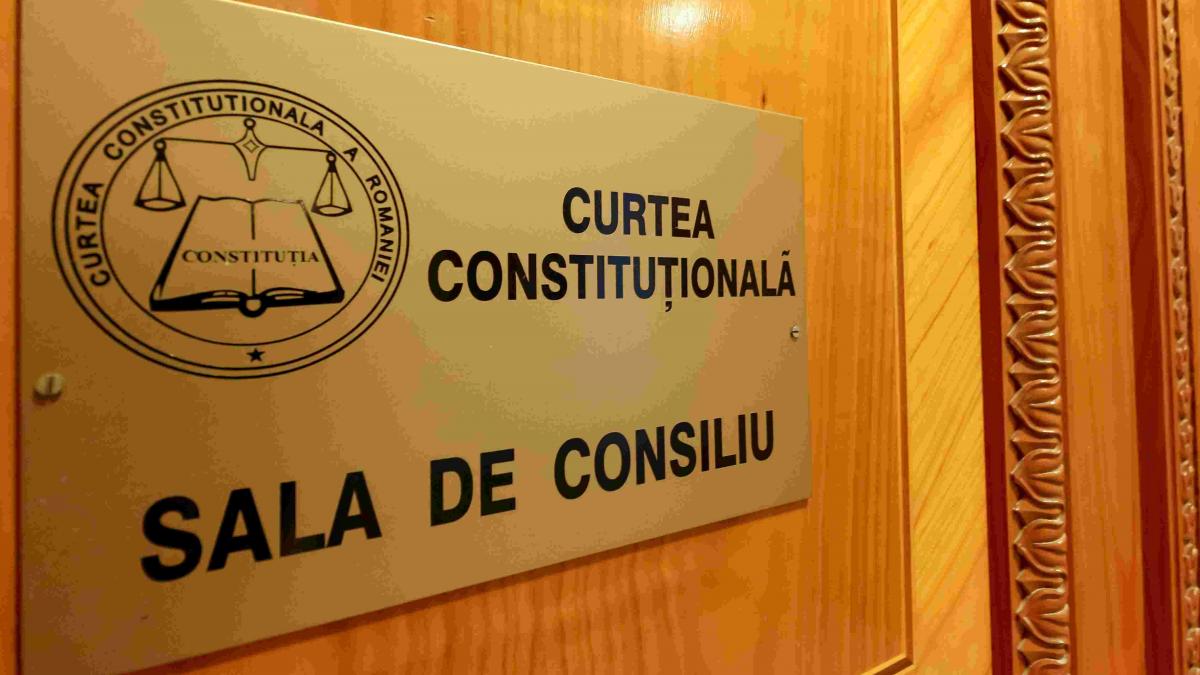 Șah-mat pe legea pensiilor magistraților. ÎCCJ cere sesizarea CJUE. Un judecător a intrat în concediu paternal