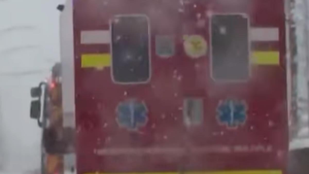 Adolescentă electrocutată pe o stradă din Sectorul 6. Cablurile de tensiune erau căzute pe trotuar