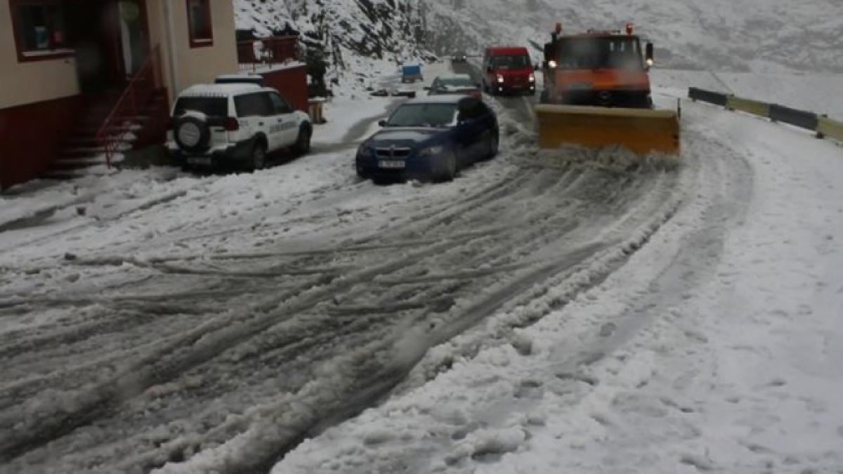 Sfaturi pentru șoferi: Trucuri surprinzătoare pentru deszăpezirea rapidă a mașinii