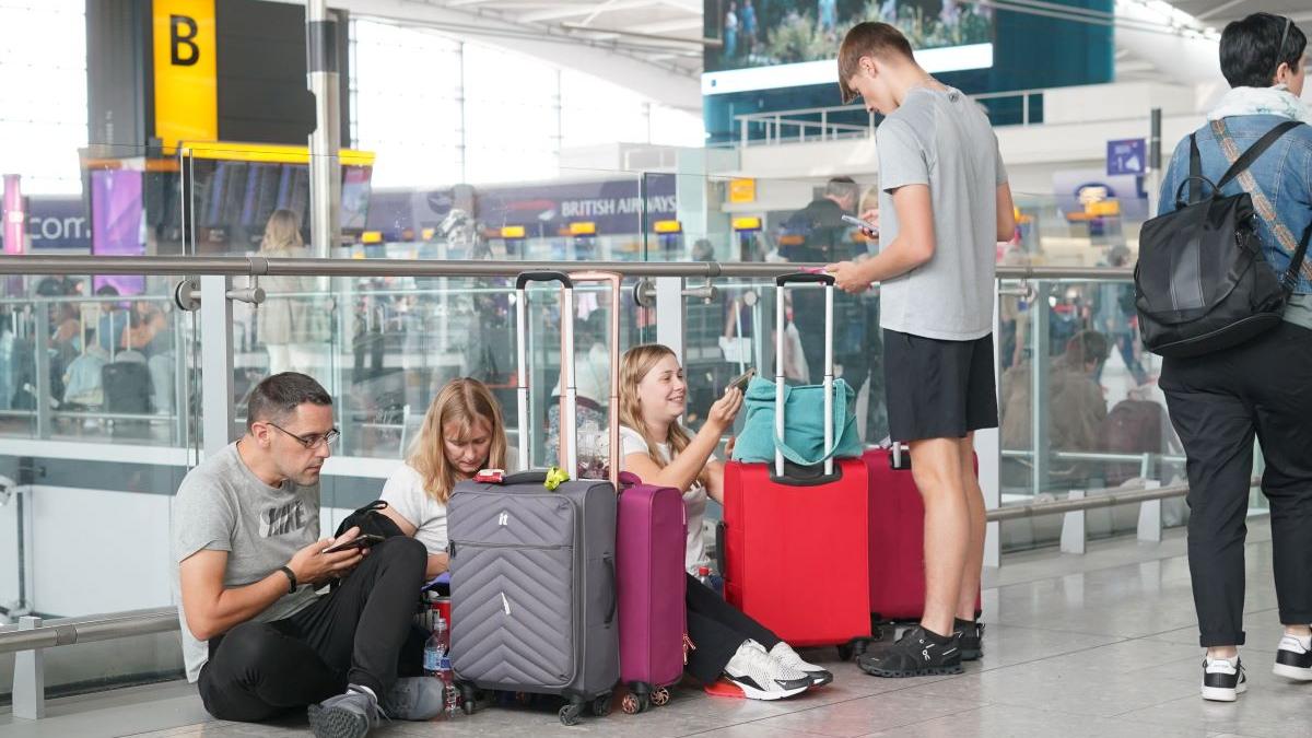 12 zboruri anulate de pe Aeroportul Otopeni