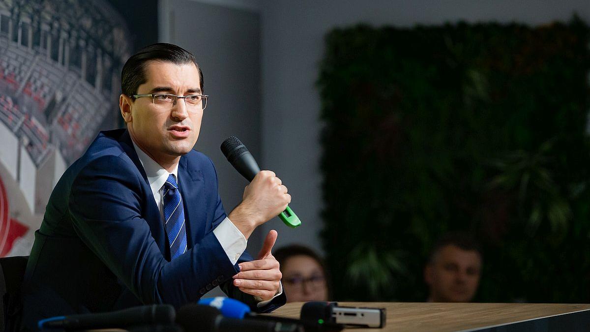 Alegeri la FRF: Cine sunt cei doi candidați?
