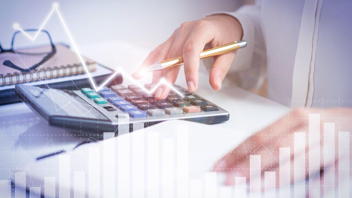 Efectele creșterii ROBOR și IRCC: Cu cât se majorează dobânzile la creditele în lei?