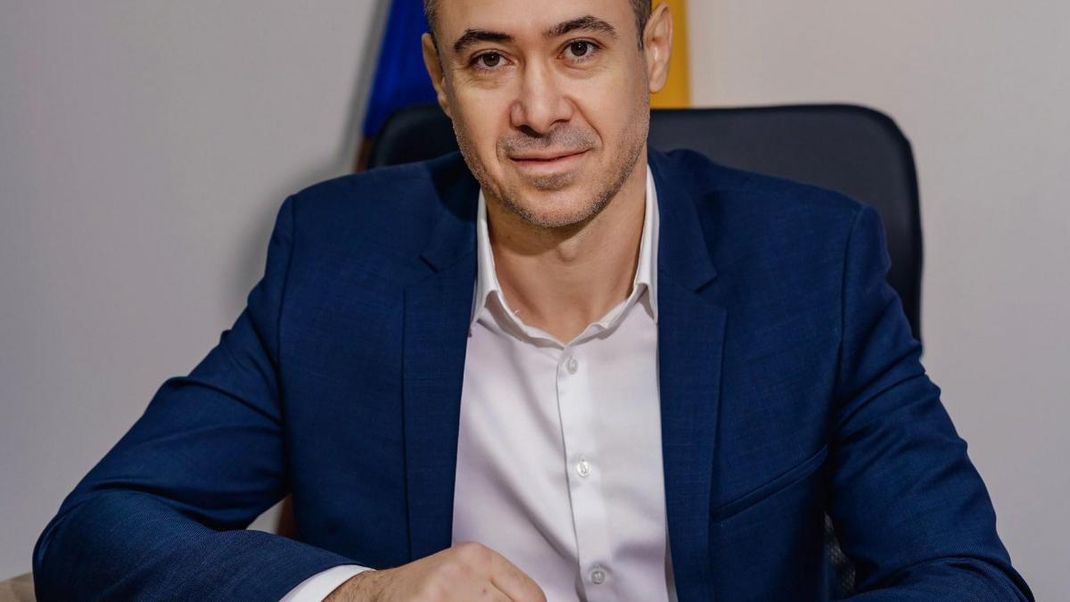 Achiziții suspecte la o societate din subordinea Primăriei Slatina. Cristian Cismaru (PUSL) cere explicații