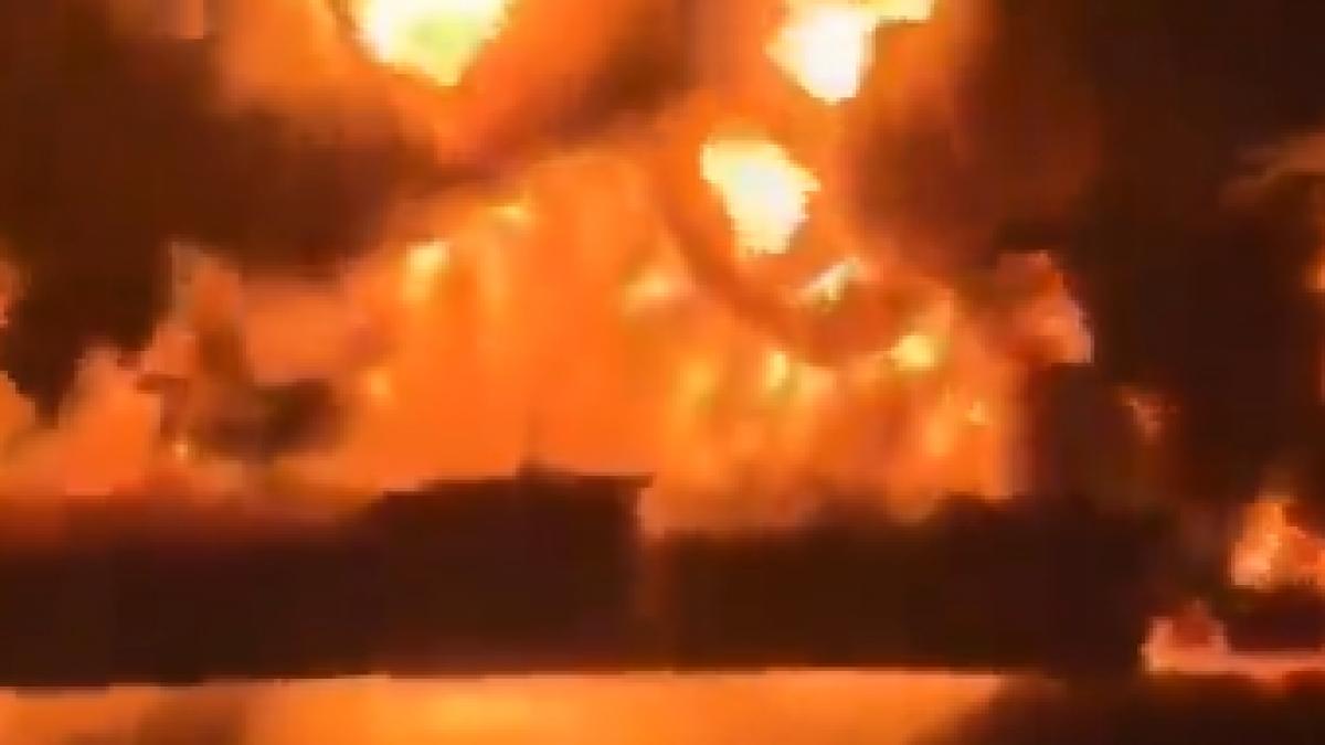 petrolier sua atacat ambarcatiuni kamikaze fara pilot explozibili irak marinar murit