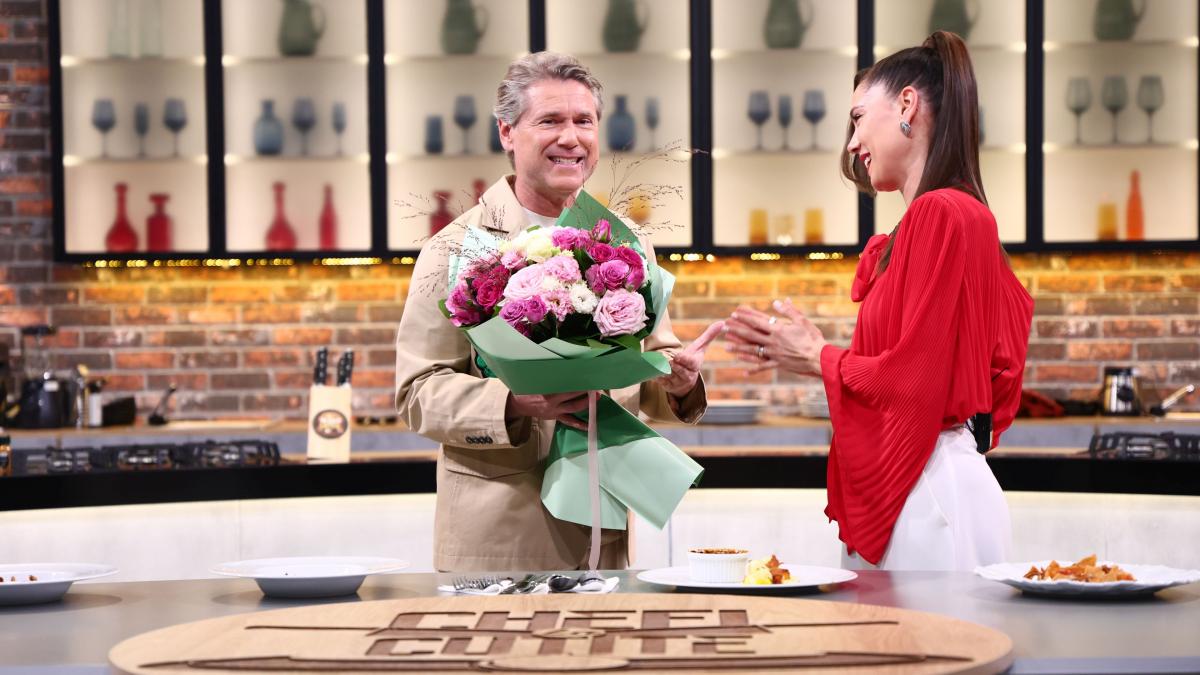 Chef Sautner oferă cuțitul de aur în ediția Chefi la cuțite de diseară, iar Florin Răducioiu vine la degustarea unei amulete puse în premieră la bătaie