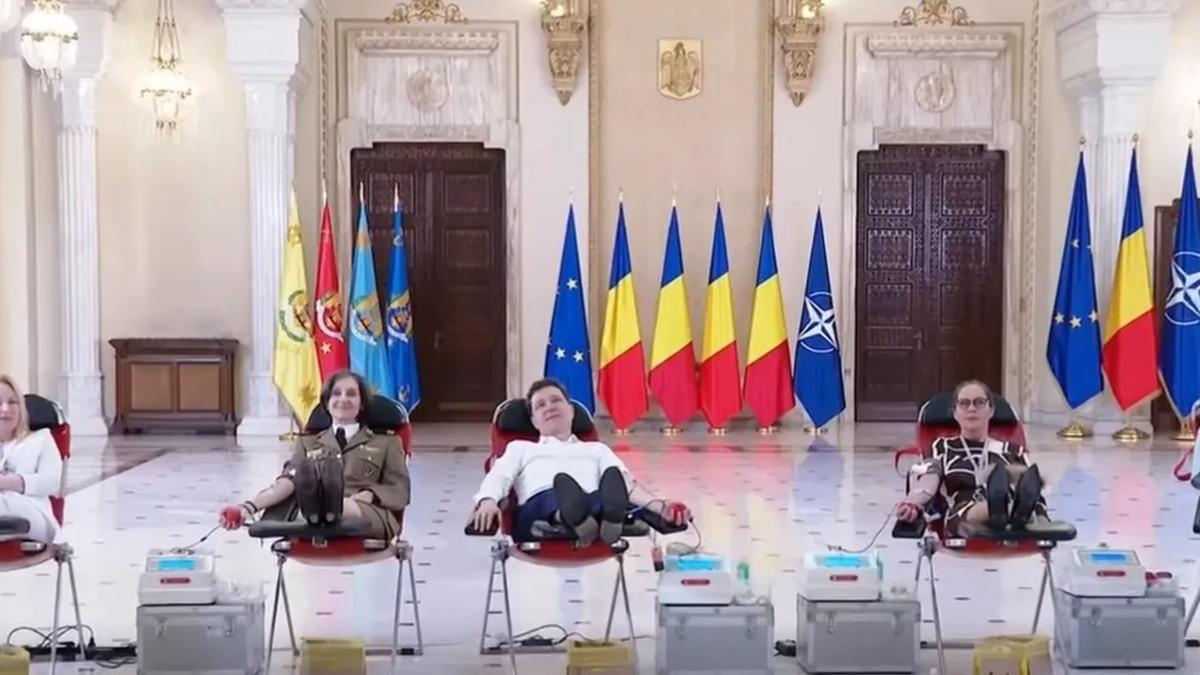 Președintele Nicușor Dan a donat sânge alături de angajații de la Cotroceni