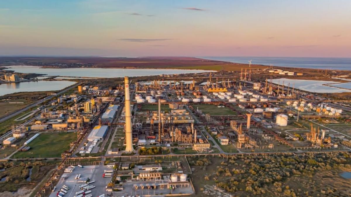 Veste importantă pentru piața carburanților: Rafinăriile Petromidia și Vega își reiau activitatea
