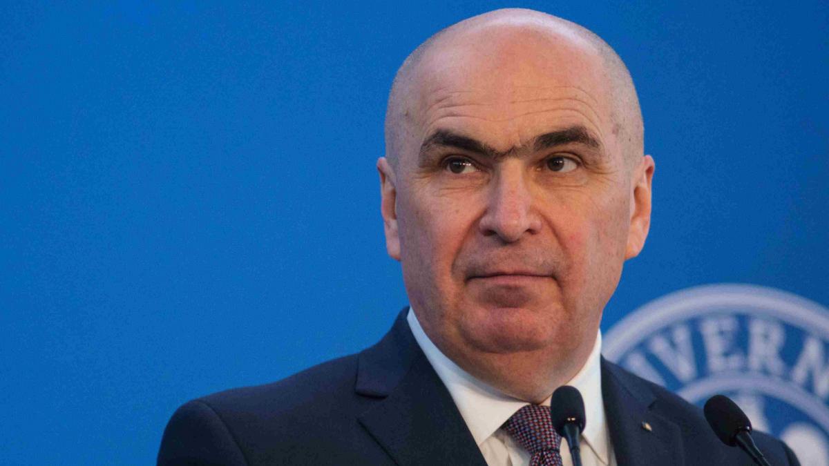 Bolojan, amenințat de ÎCCJ cu procese și cu plata de despăgubiri, pentru nerespectarea hotărârilor judecătorești privind drepturile salariale ale magistraților