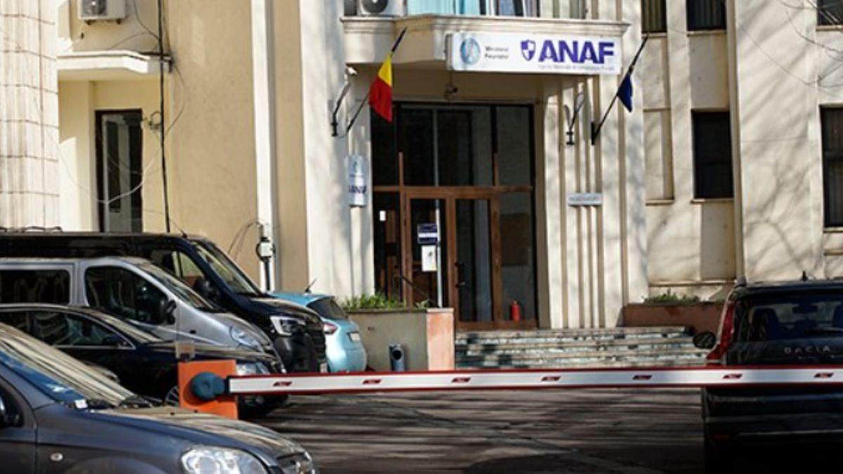 Directori ANAF București, acuzați de luare de mită și trafic de influență