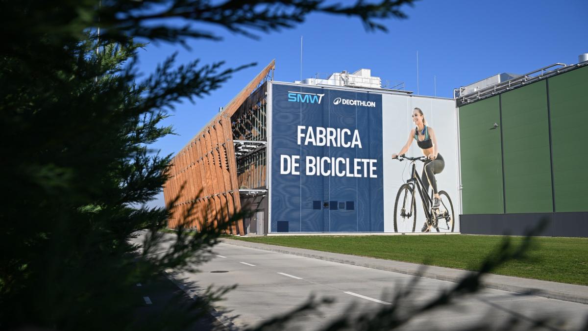 Poveste pe 2 roți: Fabrica din România unde se produc peste 4.500 de biciclete pe zi