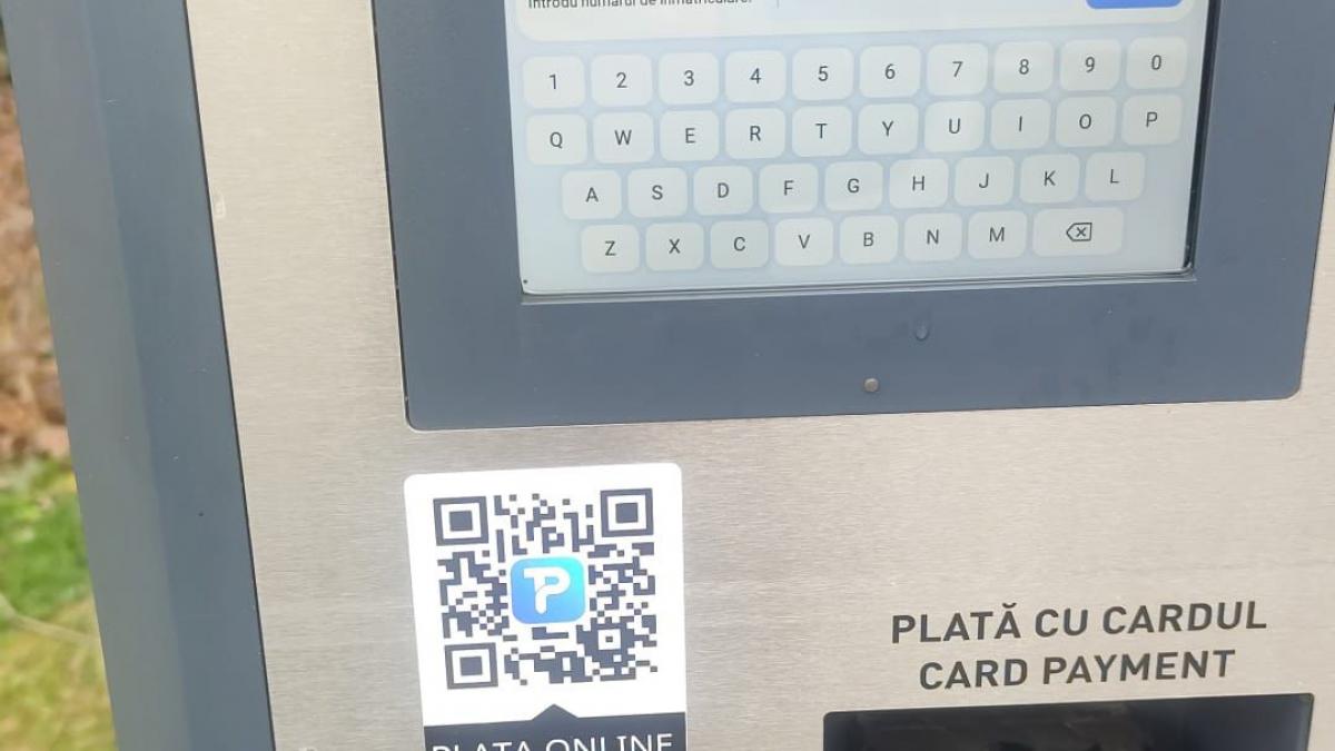 Noua țeapă din parcările din București: Coduri QR false, lipite pe parcometre