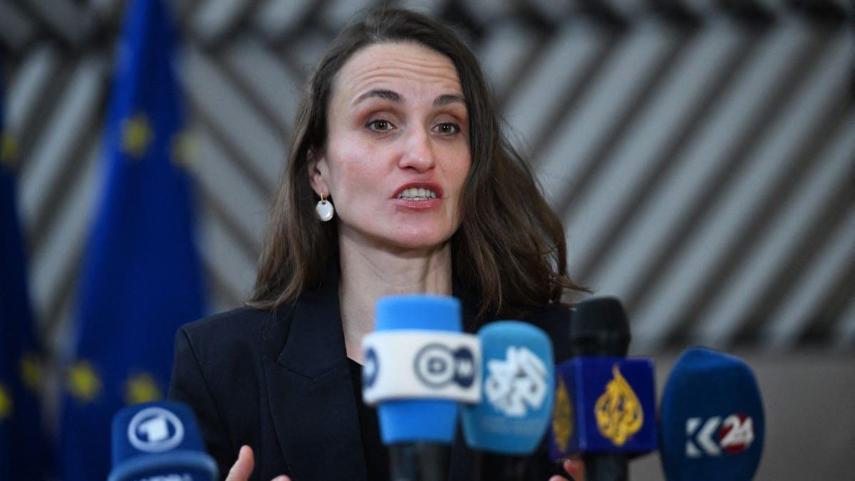 Tezaurul dacic revine în România: Oana Țoiu anunță repatrierea Coifului de aur și a brățărilor dacice