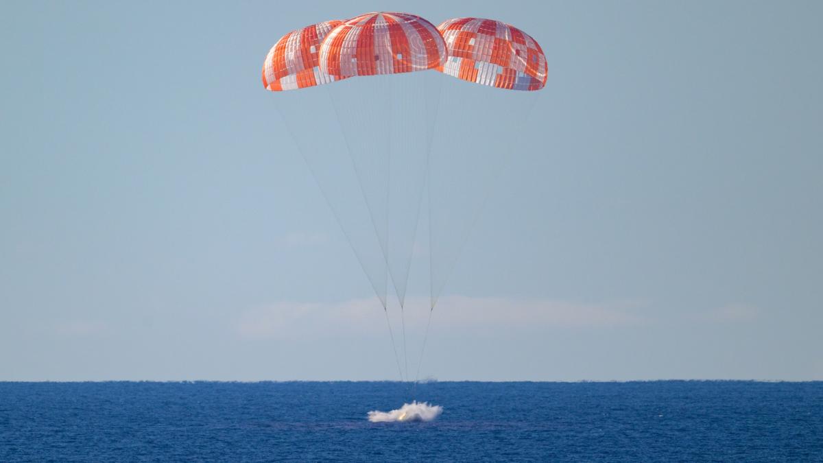 astronauti ajuns acasa capsula orion integrity amerizare ocean pacific