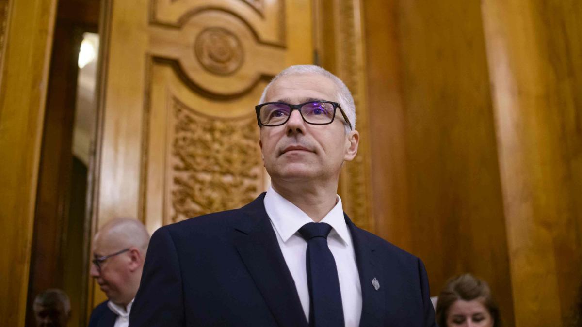 Radu Marinescu nu și-a scris demisia: Retragerea miniștrilor este un „exercițiu democratic”