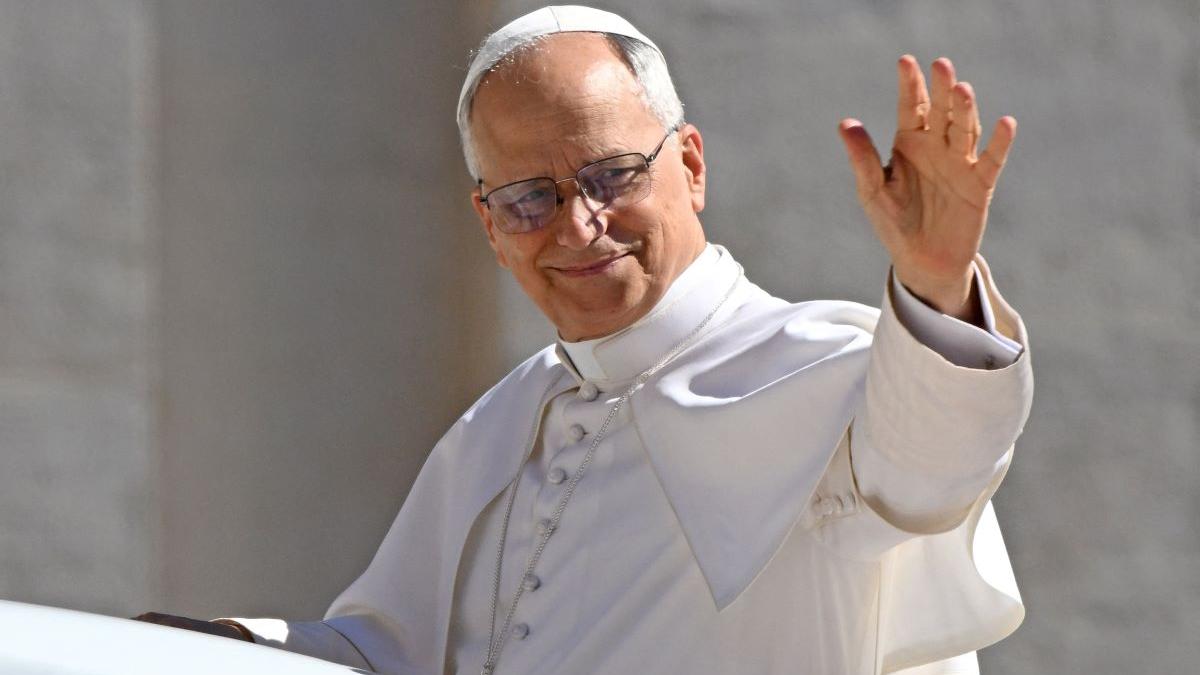 Papa Leon al XIV-lea revine la Vatican după pelerinajul istoric în Africa