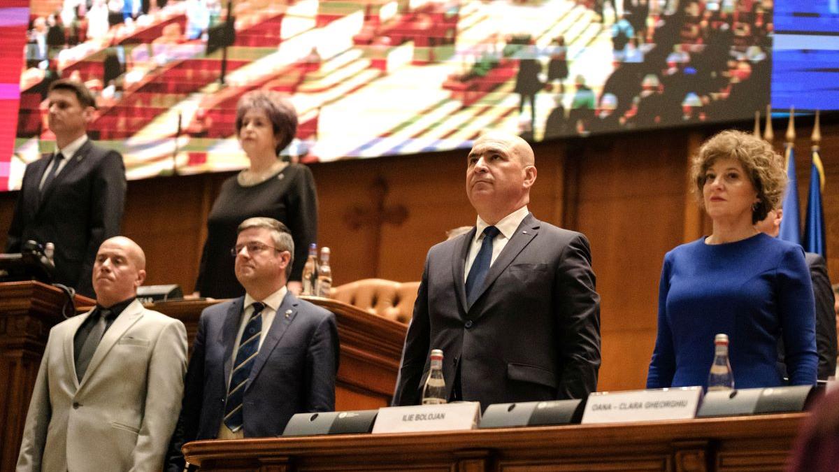 Guvernul Bolojan a fost DEMIS. Moțiunea de cenzură a fost votată de 281 de parlamentari