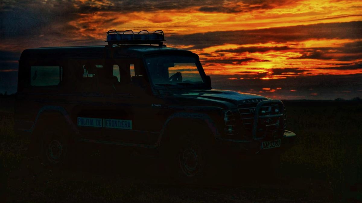 Descoperire misterioasă pe plaja din Vama Veche: un obiect metalic cu inscripții chirilice, posibil bucată de dronă