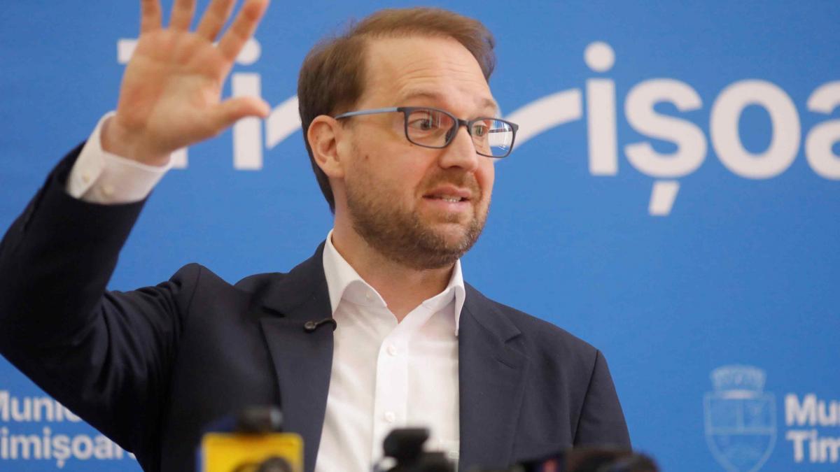Dominic Fritz intervine în scandalul A.D.I.R.I.: Susținere totală pentru ministra care a retras utilitatea publică