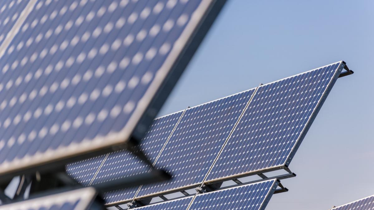 Programul Casa Verde a fost ELIMINAT! Guvernul Bolojan renunță la subvențiile pentru panouri fotovoltaice