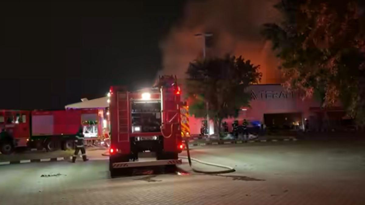 incendiu violent la un depozit mare din chiajna