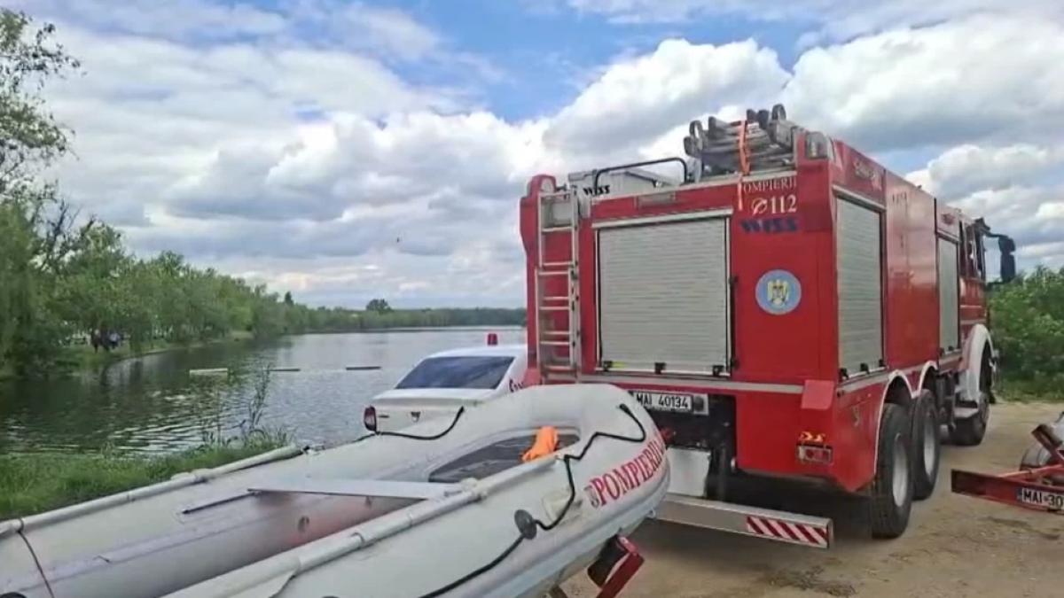Dramă în Chitila: doi adolescenți, la un pas de moarte după ce au intrat în apă. Un băiat este resuscitat de medici