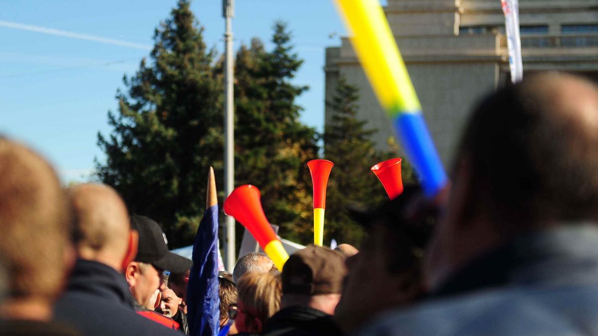 Sute de angajați de la Apele Române blochează Capitala: Protest major împotriva conducerii